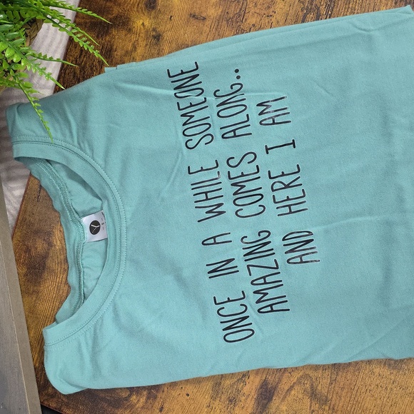 Someone Amazing Graphic Tee - Picture 2 of 6